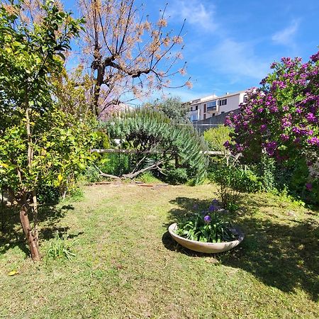 Villa La Garde  Eksteriør billede